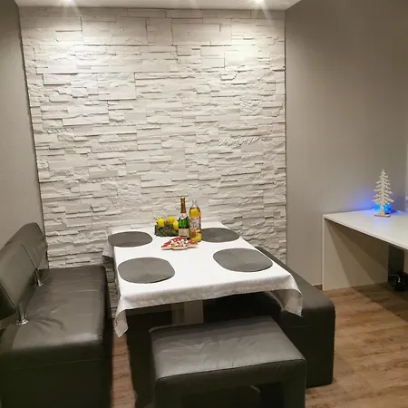 Gemuetliche Ferienwohnung Mit Aussicht Apartmán *